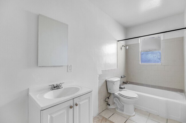 Building Photo - 13410 S Vermont Ave