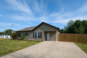 Building Photo - 426 W 4th St