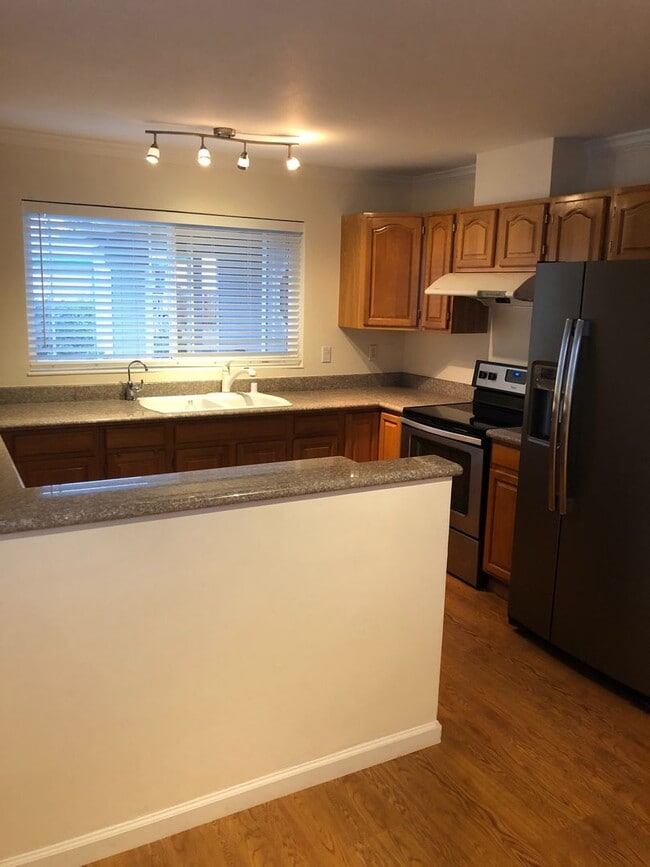 Building Photo - Lovely 3 bedroom House in G Section of Rohnert Park Available Soon!