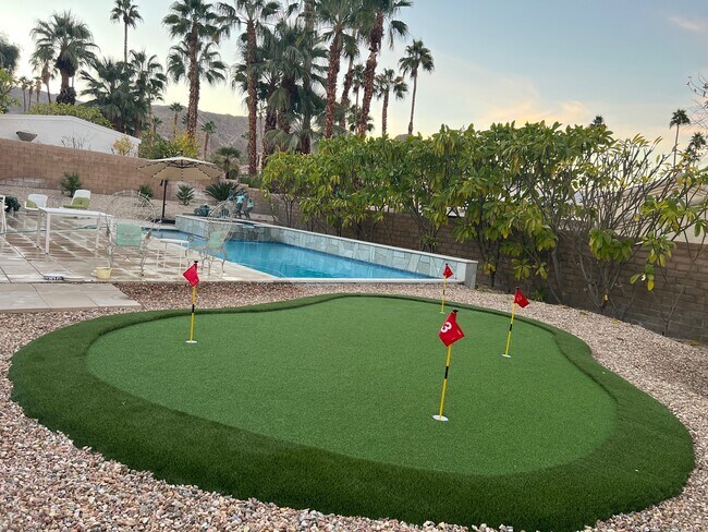New Putting Green - 42505 Rancho Mirage Ln