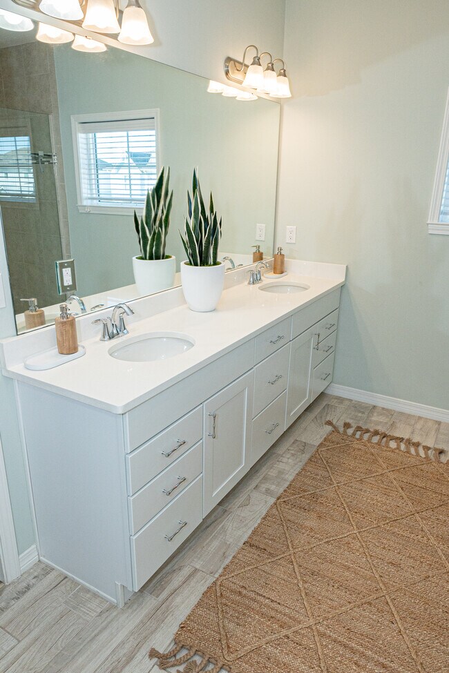 Building Photo - 6619 Carlinga Dr