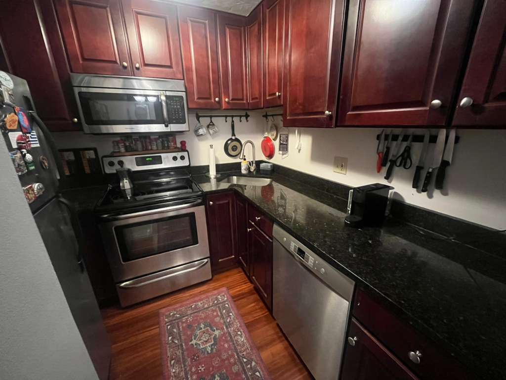 Building Photo - 230 Willard St