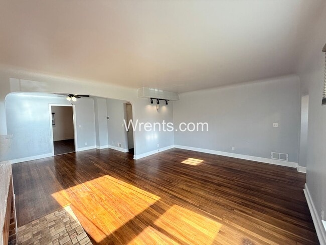 Building Photo - Beautiful 5-Bed, 2.5-Bath Home in the Heart of Spokane