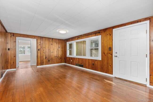 Building Photo - 288 Pine Hill Rd