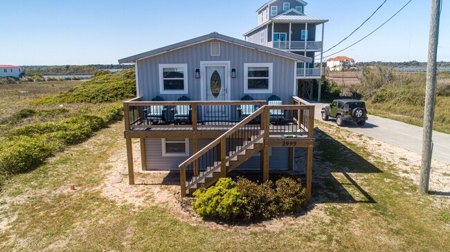 Building Photo - FURNISHED OFF-SEASON MONTHLY RENTAL-STARTING MID-SEPTEMBER '25 (CALL FOR AVAILABLE MONTHS)