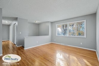 Building Photo - 4 Bedroom Home in Anoka