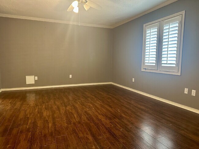 Building Photo - Spacious Home near Shadow Hills!