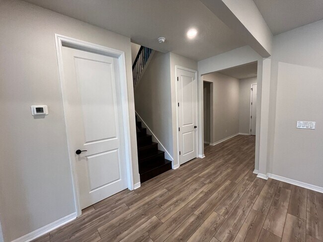 Building Photo - 5625 Cedar Chase Dr