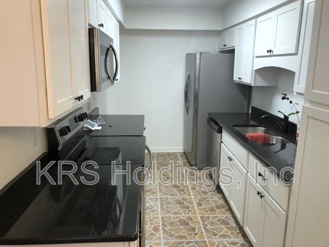 Building Photo - 1330 Rica Ct