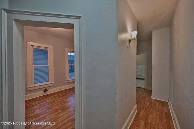 Building Photo - 1416 Capouse Ave