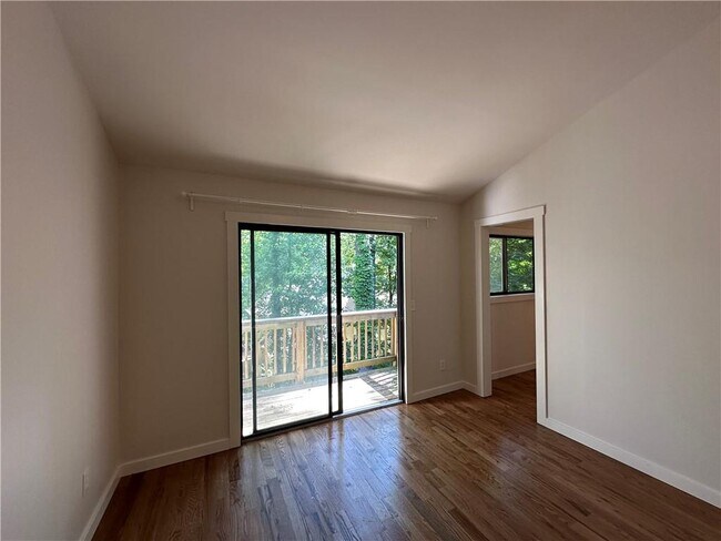 Building Photo - 645 Mt Victoria Pl