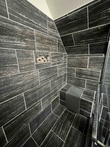 Building Photo - 2405 College St