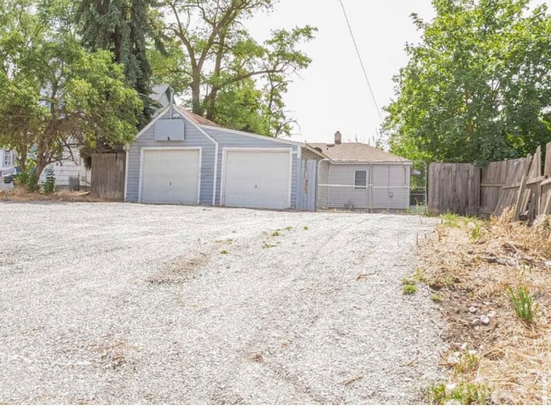 Building Photo - 1707 E Mallon Ave