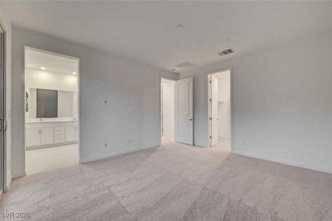 Building Photo - 2537 Monolith St