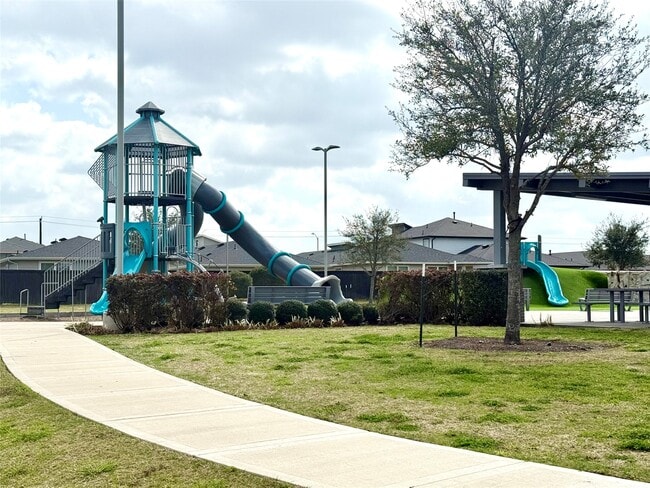 Building Photo - 2824 Gunnersbury Dr