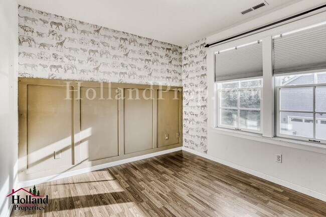 Building Photo - Stunning 3-Bedroom Forest Grove Home with Fireplace, Fenced Yard & Garage