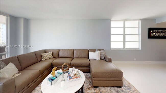 Building Photo - 5601 Collins Ave