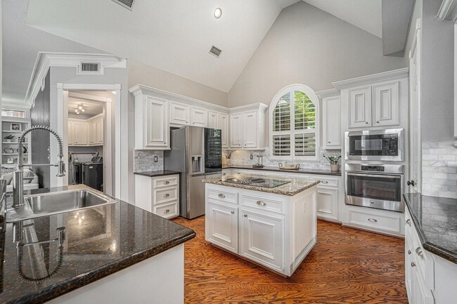 Building Photo - 13602 Springmint Dr