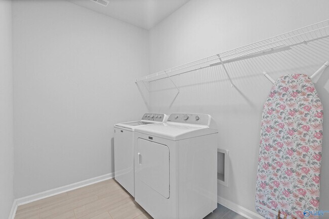 Building Photo - 14255 Leadenhall Ln