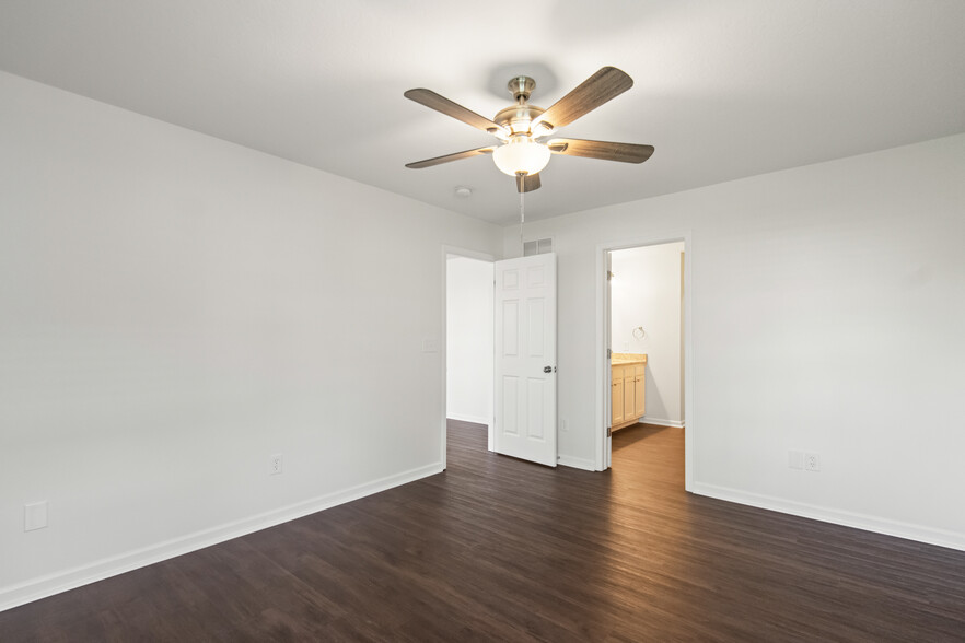 Building Photo - 851 Orwell St