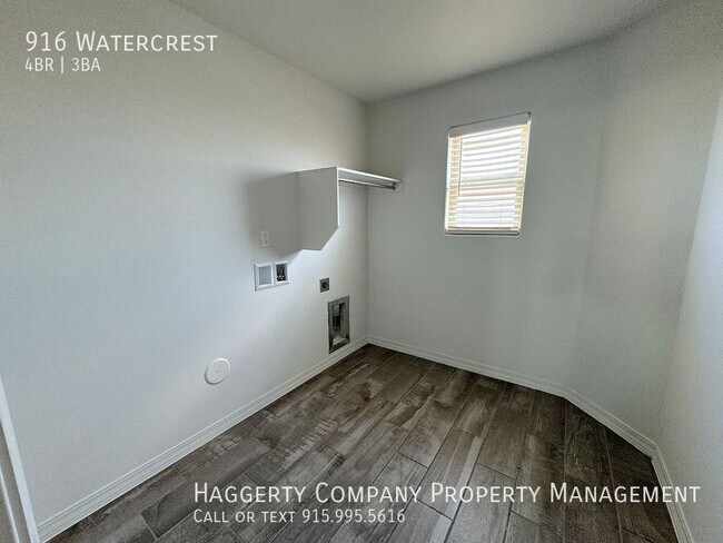 Building Photo - 916 Watercrest-