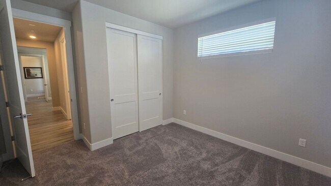 Building Photo - Brand new Mother in Law Suite Available!