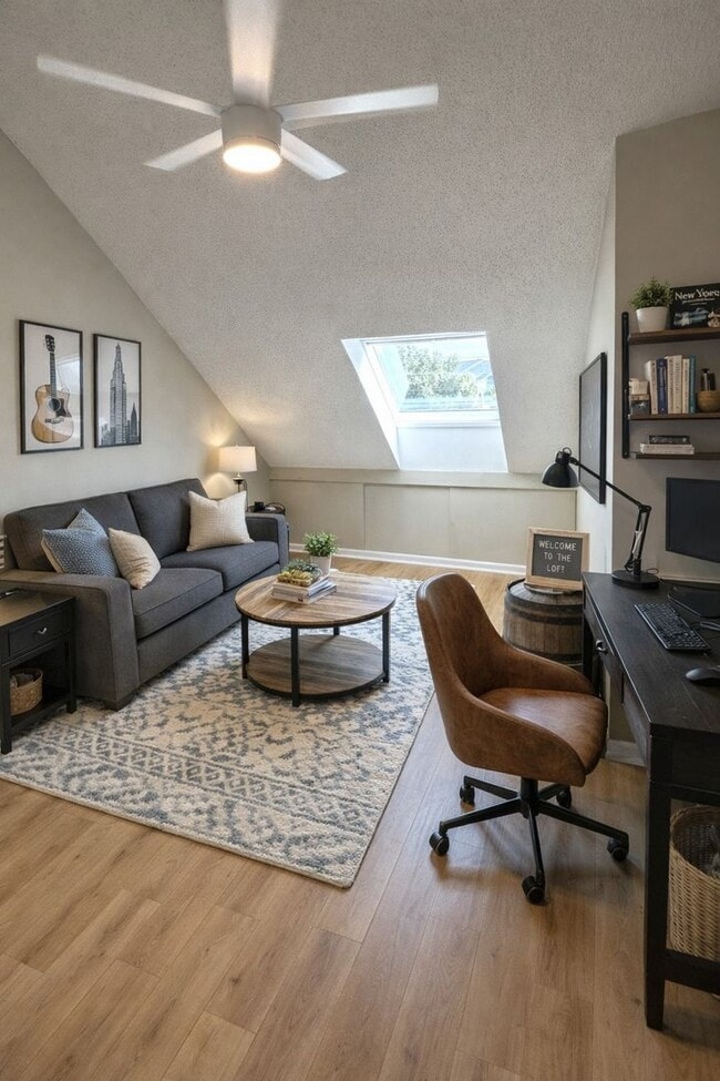 Building Photo - Tierra Verde WATERFRONT Annual Unfurn. 3BR 3BA 2 Car Tandem Garage Townhome & optional slip