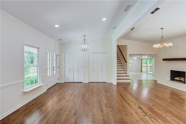 Building Photo - 770 Crest Valley Dr NW