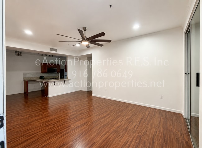 Building Photo - 501 Gibson Dr