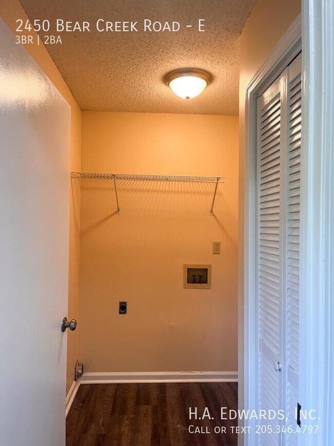 Building Photo - 2450 Bear Creek Rd