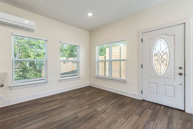 Building Photo - 3702 Tower View Ct