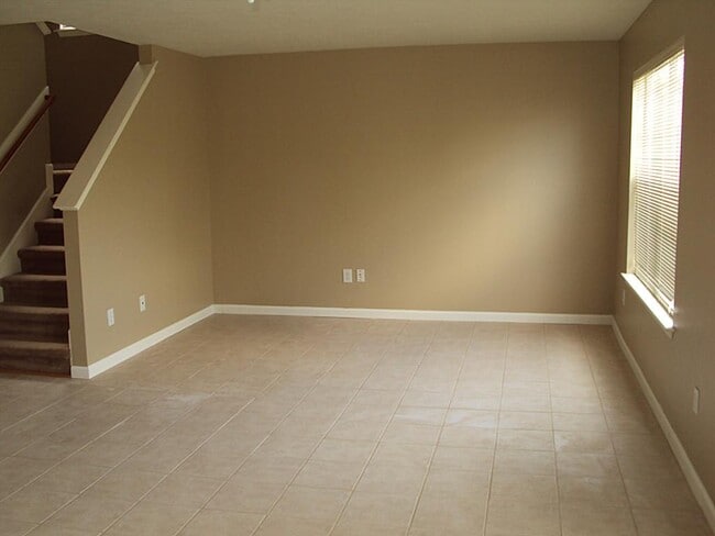 Building Photo - 7411 Village Lake Dr