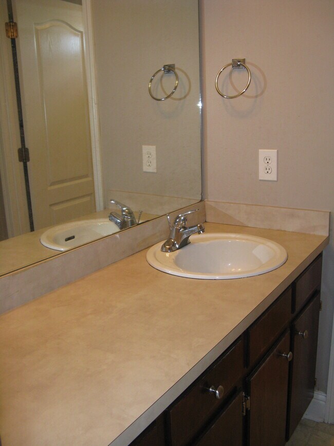 Masterbath - 2380 Polo Pl W