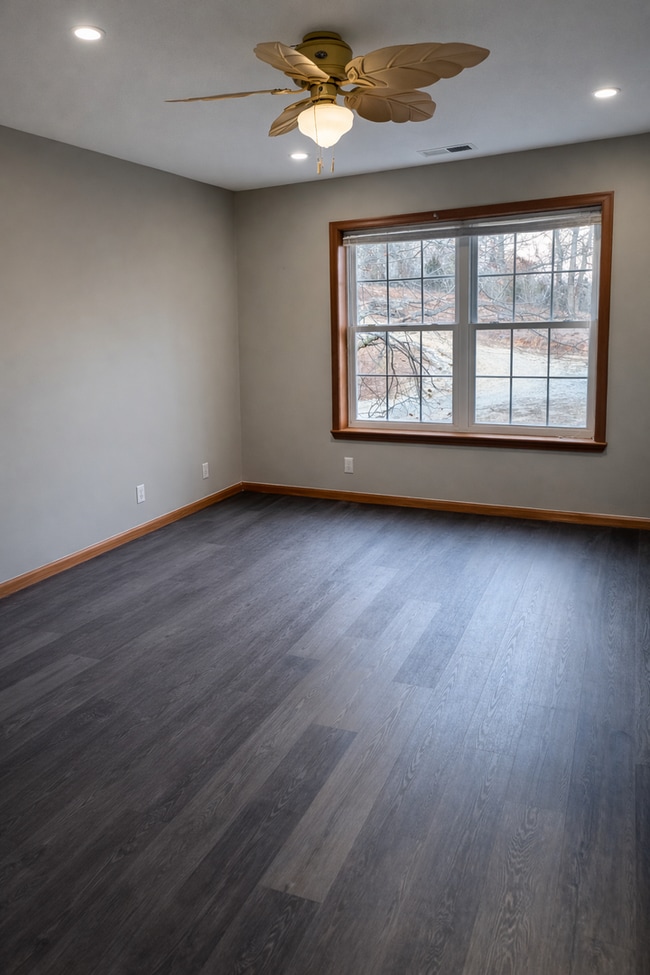 Building Photo - Home For Rent