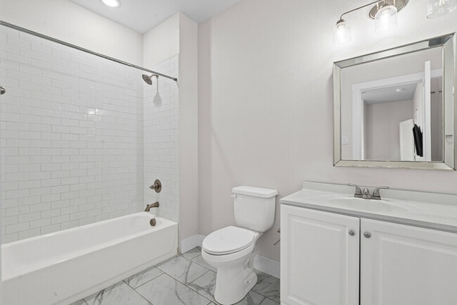 Building Photo - 2201 W Devitt St
