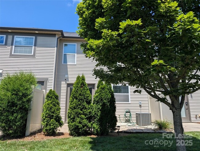 Building Photo - 5508 Trieg Dr