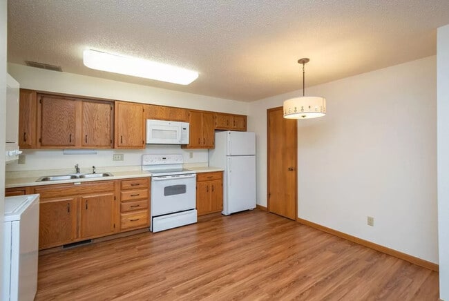 Building Photo - 1235 Dolen Pl