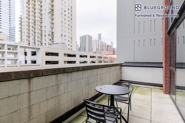 Building Photo - 211 W Scott St