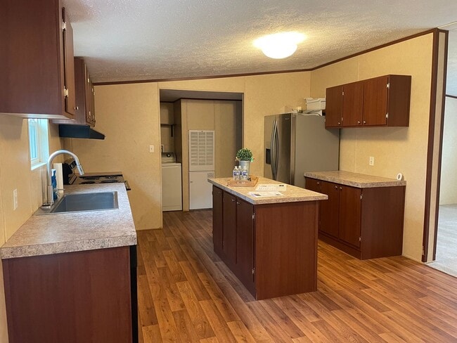 Building Photo - 3 Bedroom 2 Bathroom-Manufactured Home In Shallotte NC