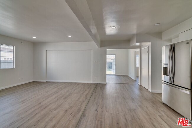Building Photo - 15013 Hartsook St