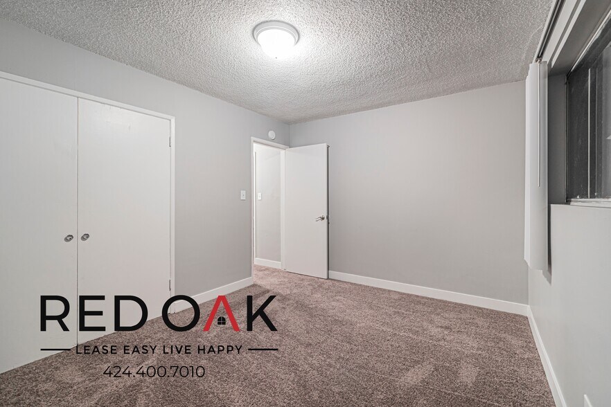 Building Photo - 690 S Riverside Ave