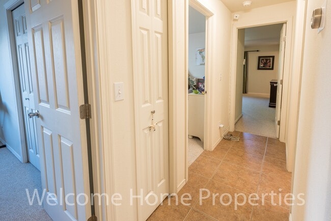 Building Photo - Beautiful 3 Bedroom Home Close to WWU