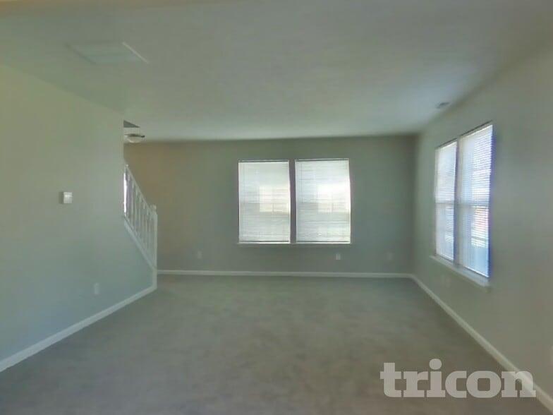 Building Photo - 10992 Cedar Pine Dr