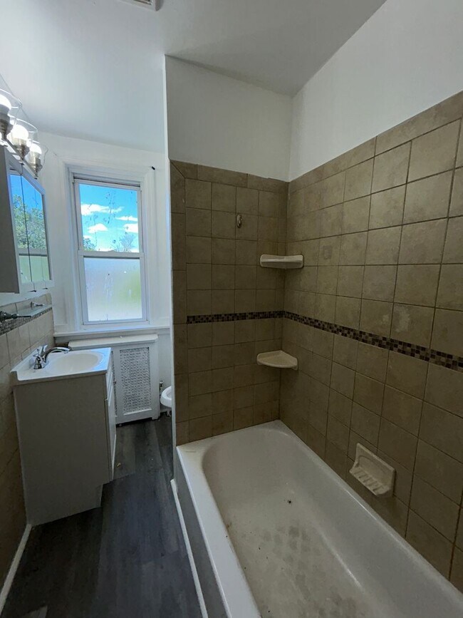 Building Photo - 59 Sanhican Dr