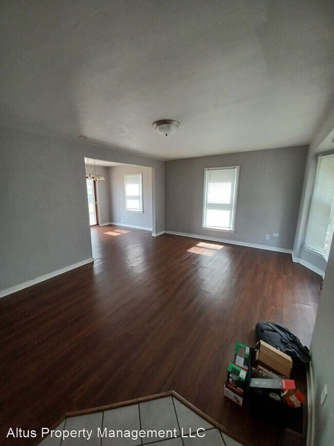 Building Photo - 3 br, 1 bath House - 1011 Wentworth Ave