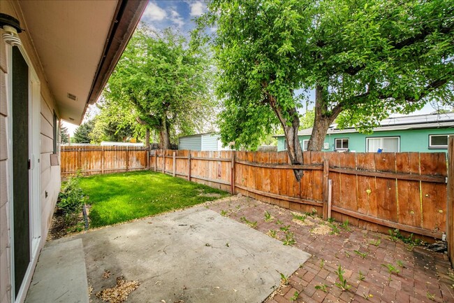 Building Photo - Cute Boise Bench Duplex!