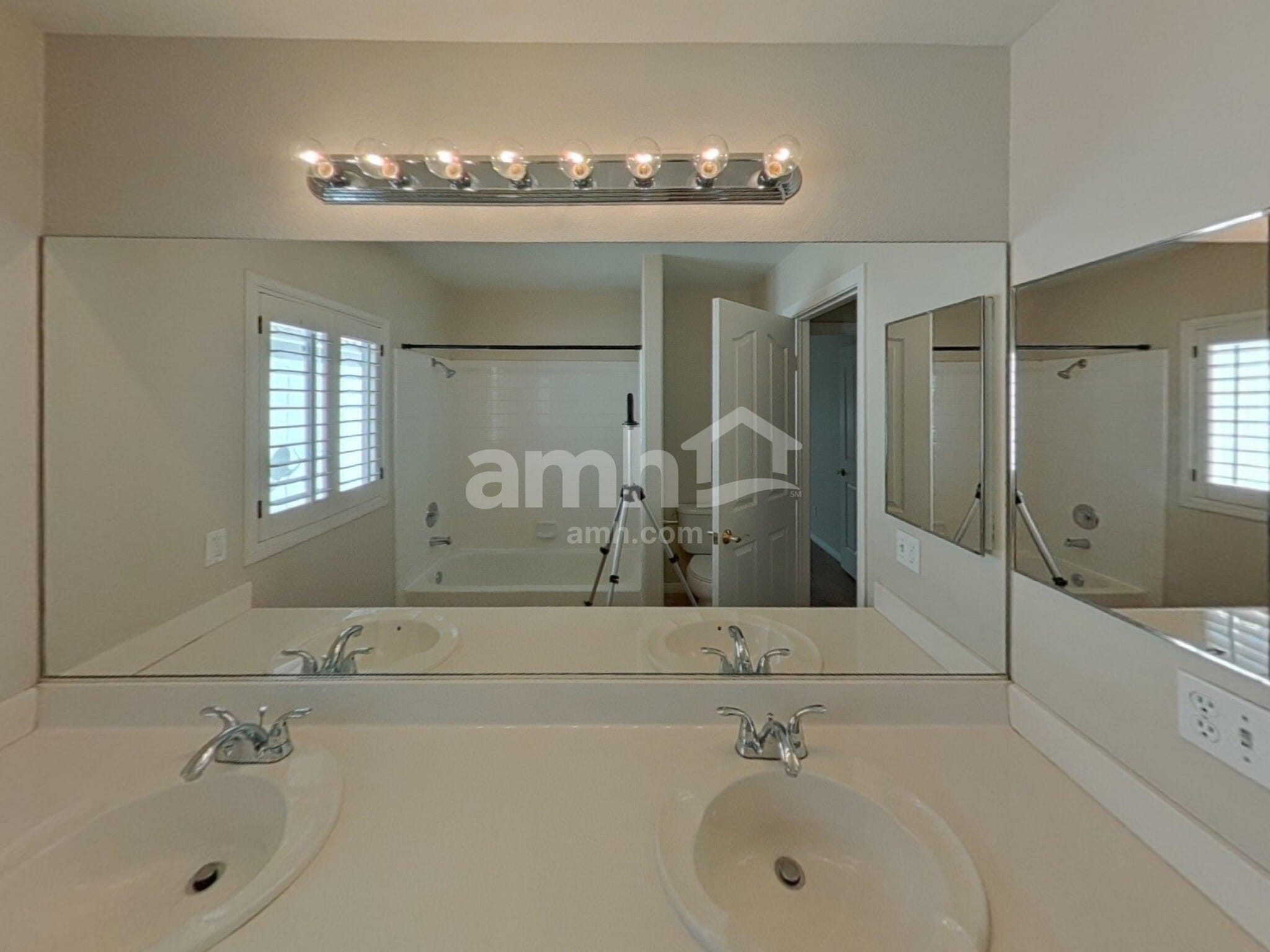 Building Photo - 2696 Pala Dura Dr