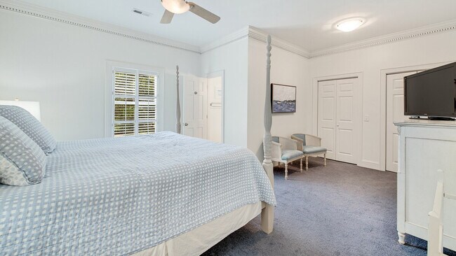 Building Photo - 546 Collins Meadow Dr