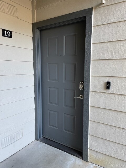 Building Photo - Vineyard Village