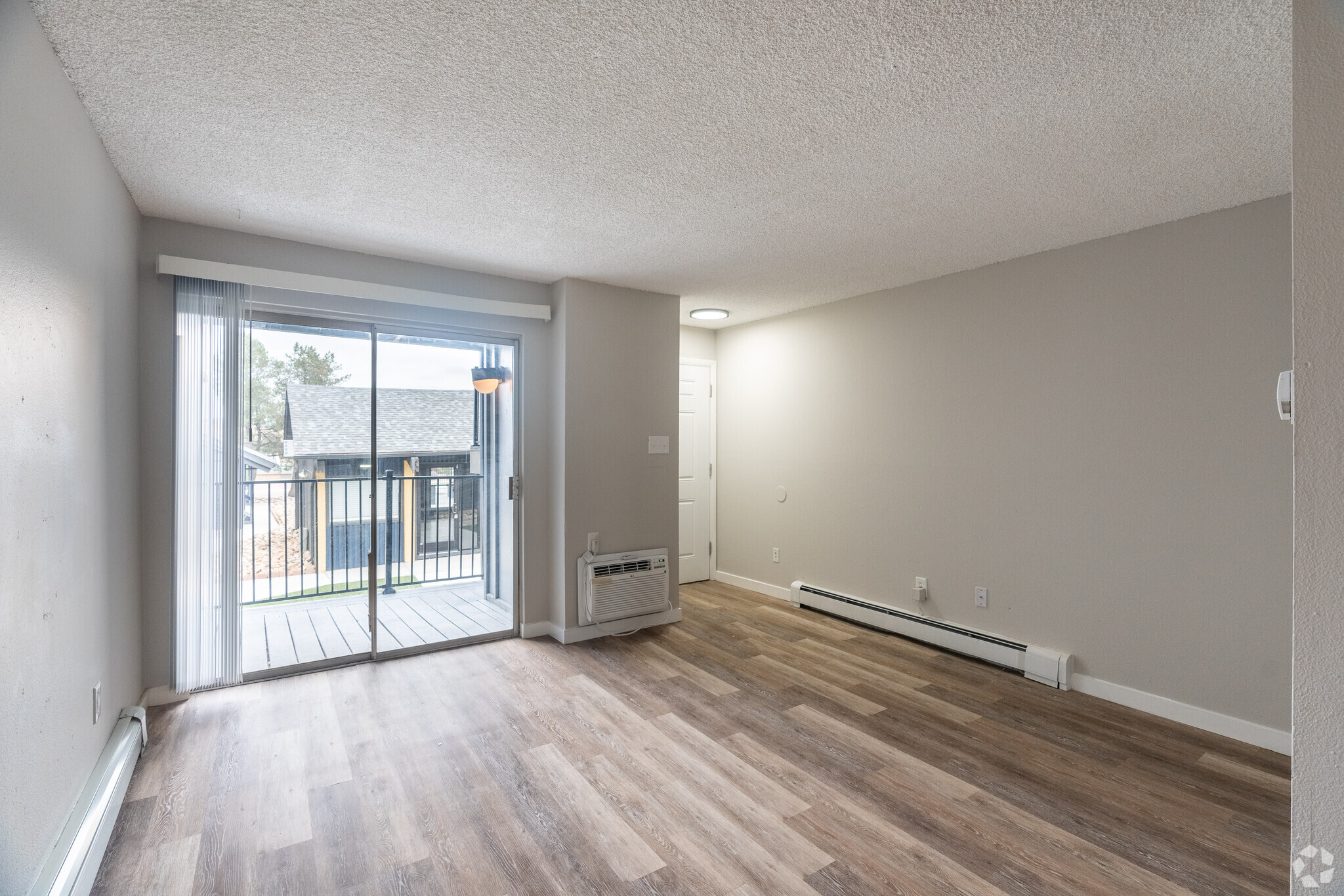 1BD/1BA - The Lofts at Rock Vue!